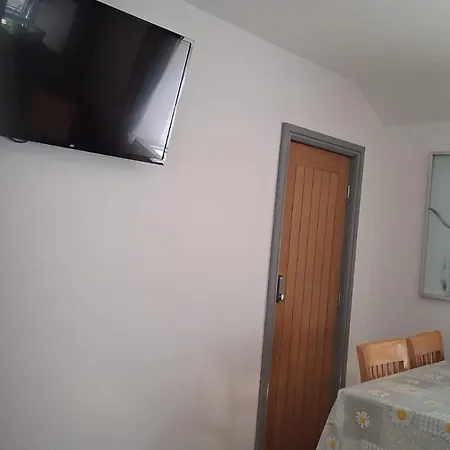 2 Bedroom Apartment, Near Skipton *